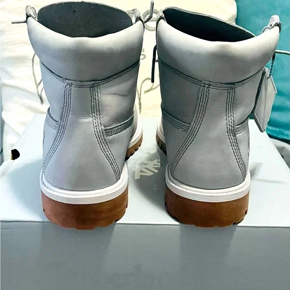 ✨LIKE-NEW✨Timberland Premium 6’ Waterproof (Grey), Men’s Size 5.5/Women’s Size 7 - Picture 9 of 12